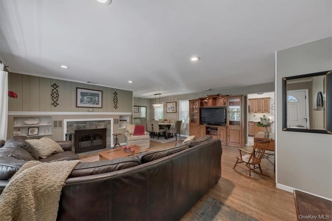 13 Split Rock Road – For Rent photo 5