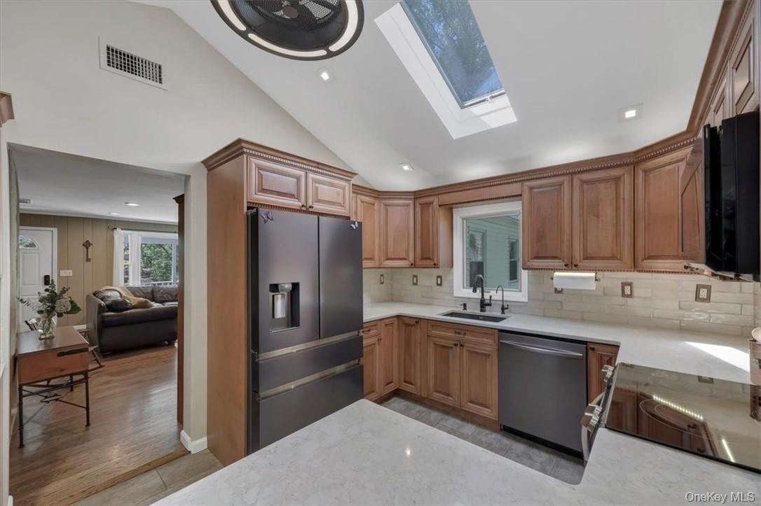 13 Split Rock Road – For Rent photo 20