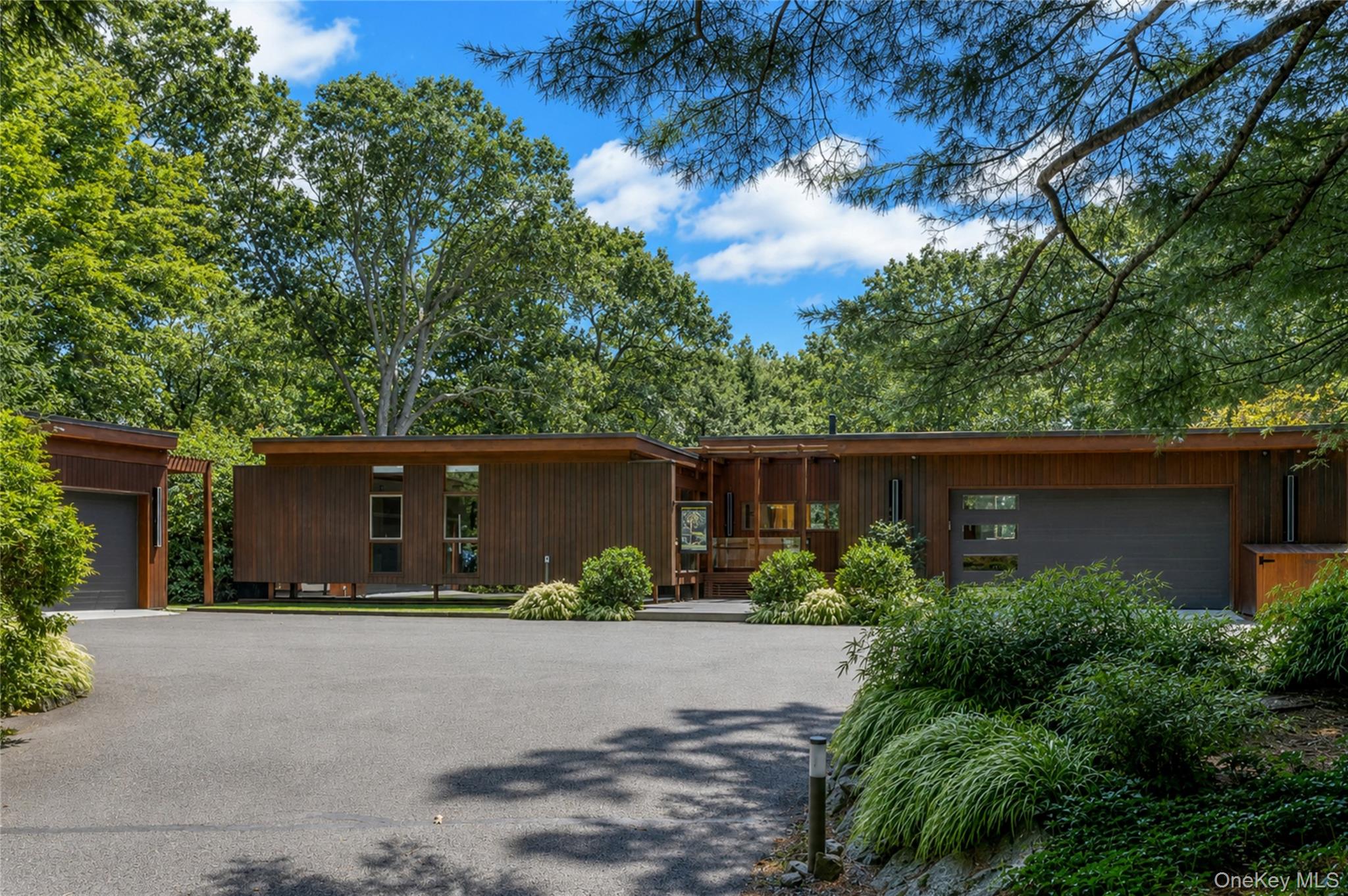 14 Cradle Rock Road E – For Sale photo 2