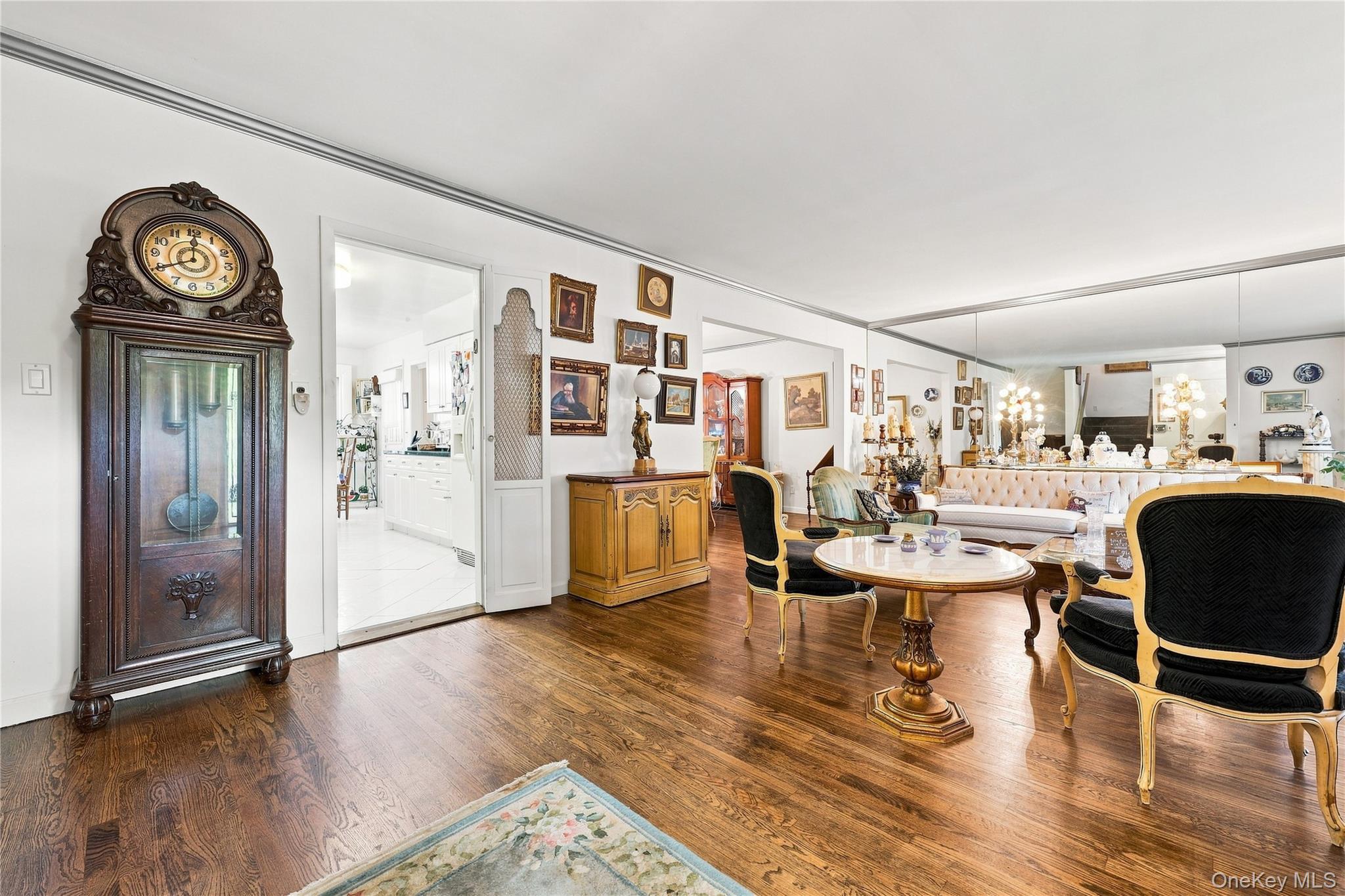 2 Longview Avenue – For Sale photo 6