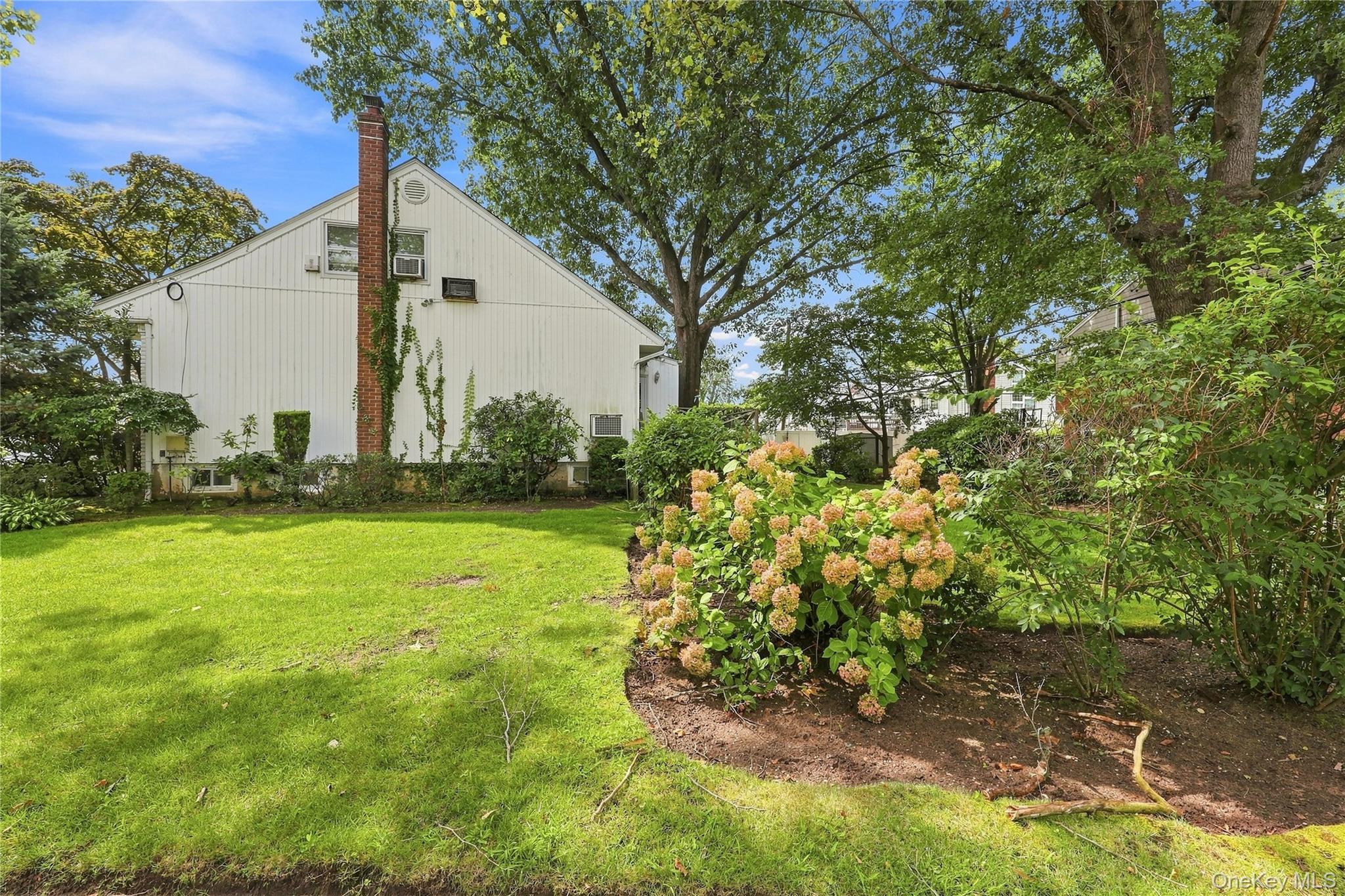 2 Longview Avenue – For Sale photo 4