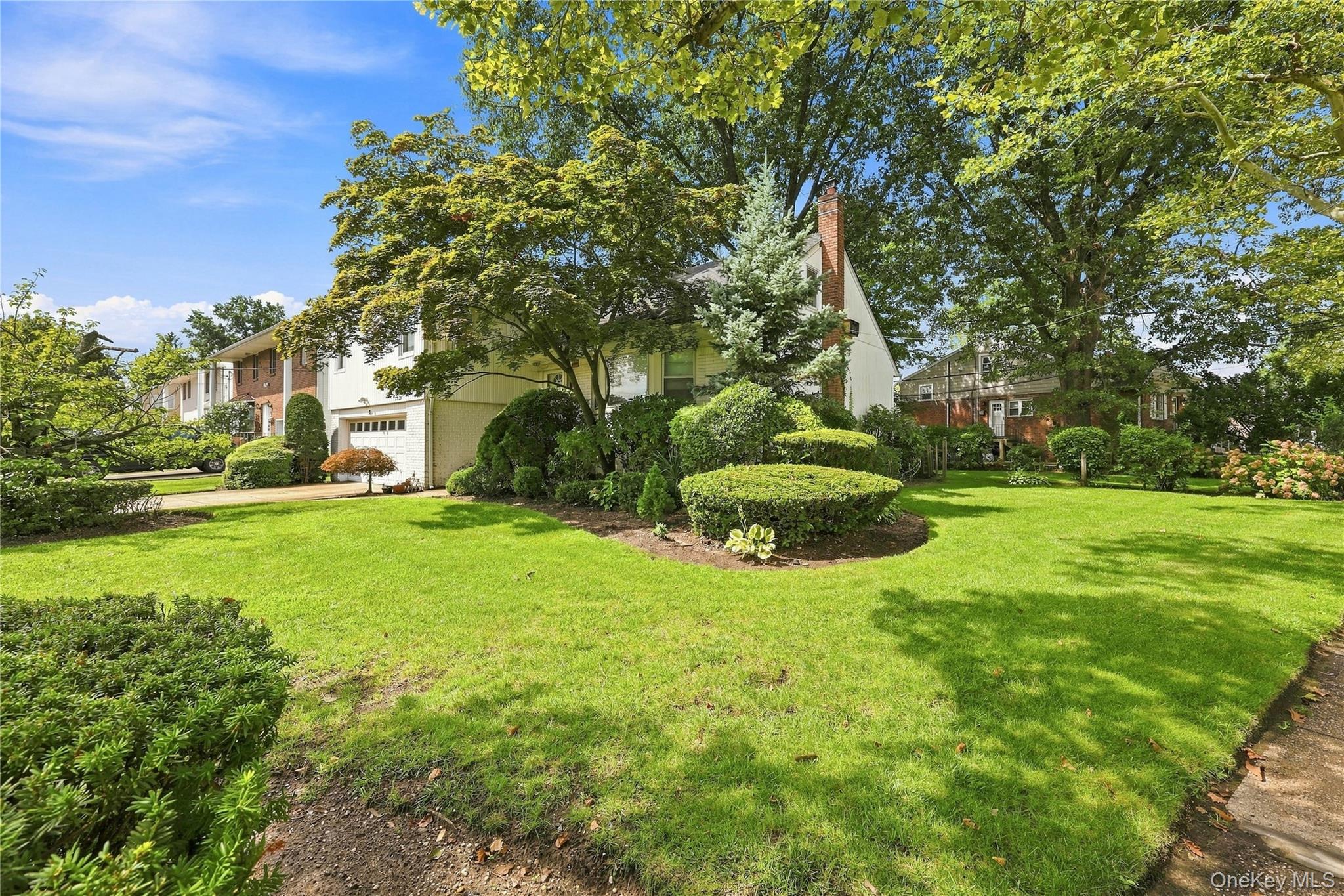 2 Longview Avenue – For Sale photo 3