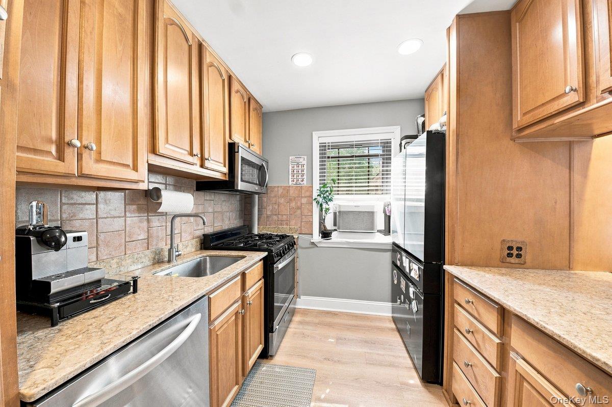 41 Manchester Road, Unit B-23 photo 4
