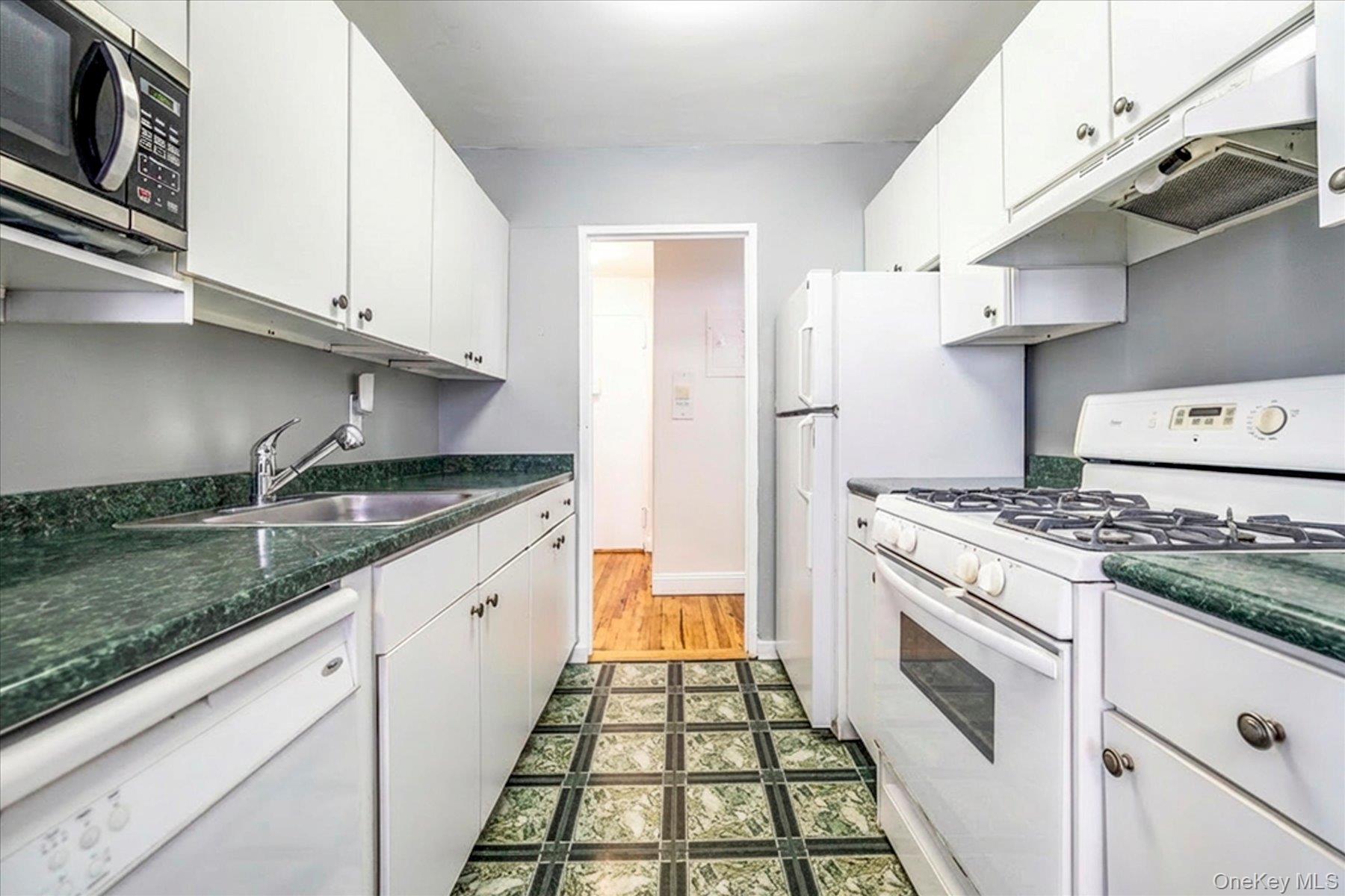 370 West Broadway, Unit 5C photo 9