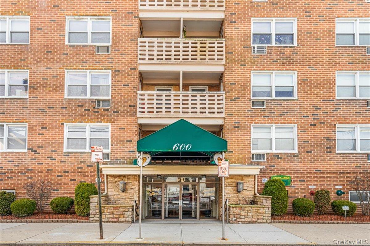 600 Shore Road, Unit 5B photo 22