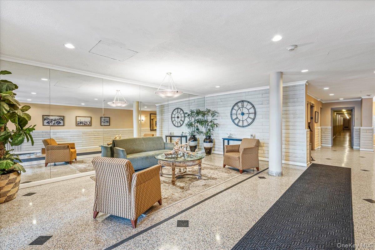 600 Shore Road, Unit 5B photo 4