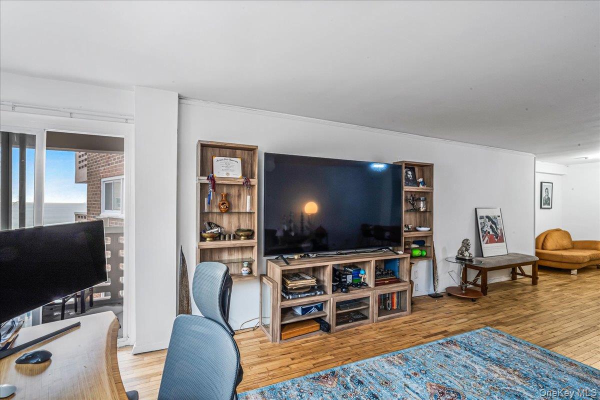 600 Shore Road, Unit 5B photo 7