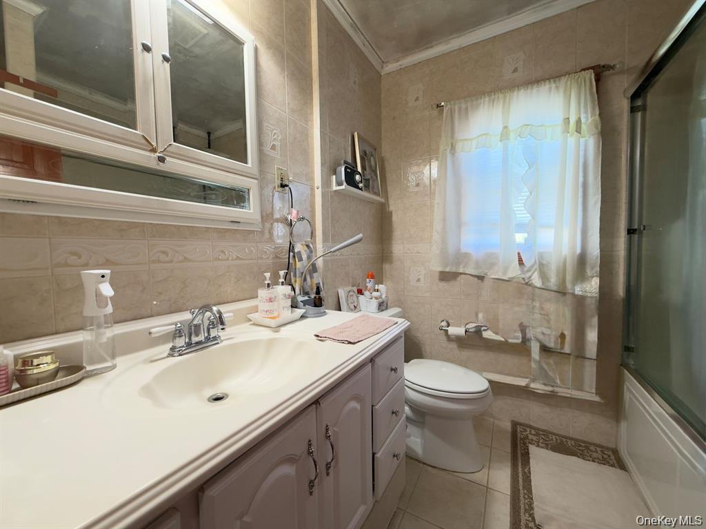 209-44 110th Avenue – For Rent photo 16