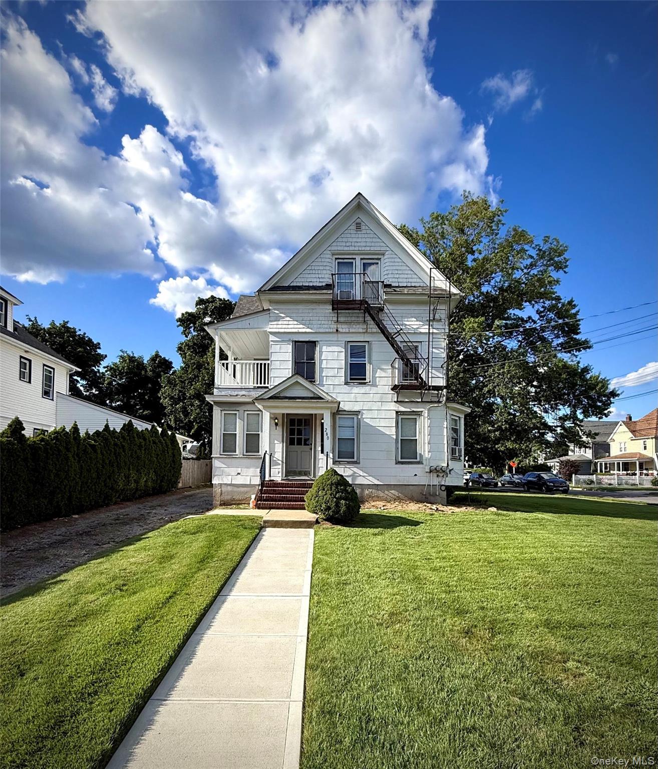 280 Pine Street – For Sale
