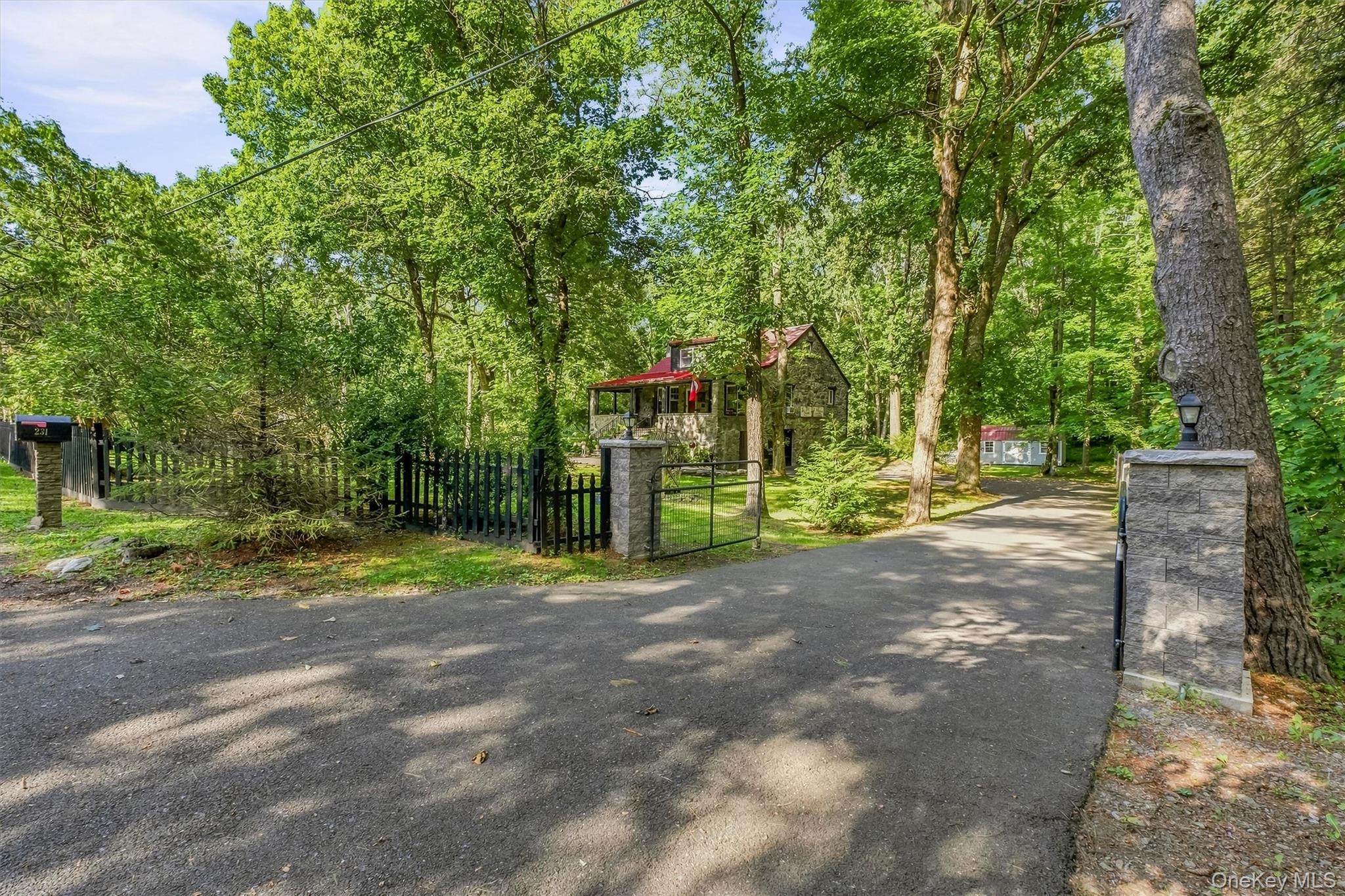 231 Rombout Road – For Sale photo 4