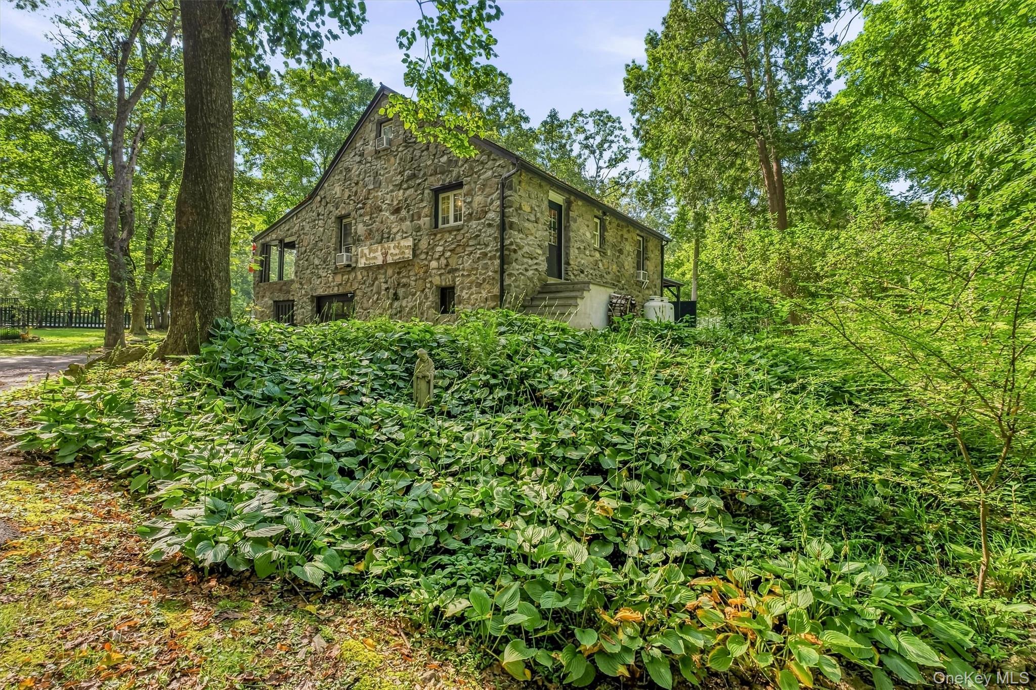231 Rombout Road – For Sale photo 47