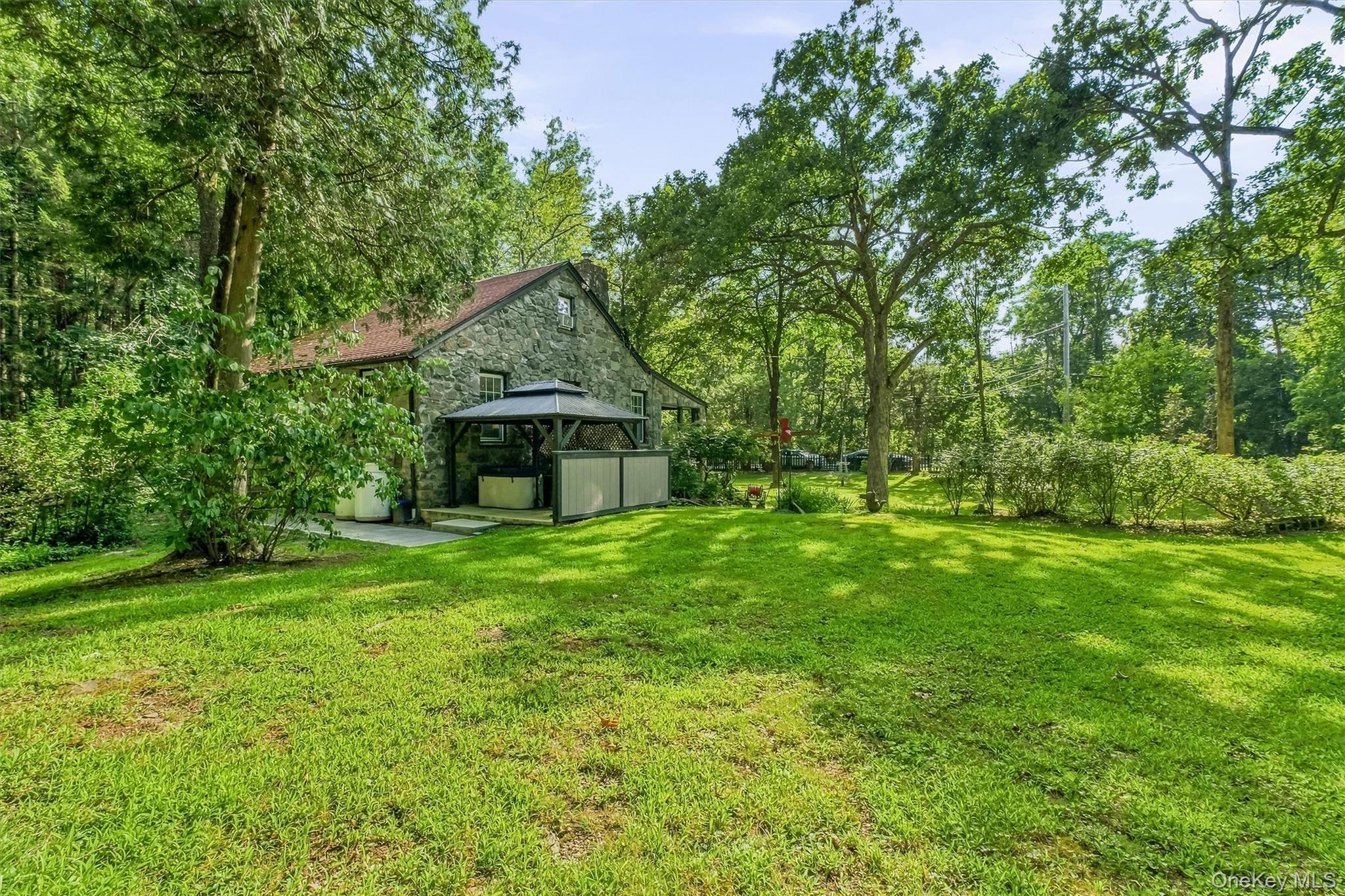 231 Rombout Road – For Sale photo 34