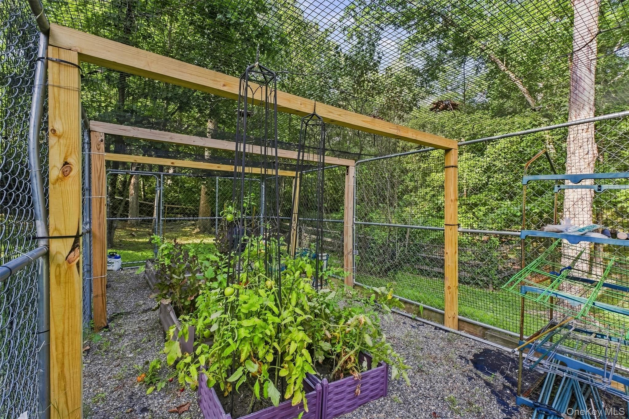 231 Rombout Road – For Sale photo 40