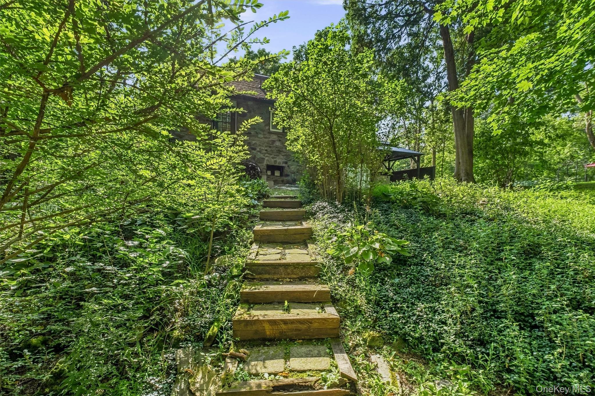 231 Rombout Road – For Sale photo 43