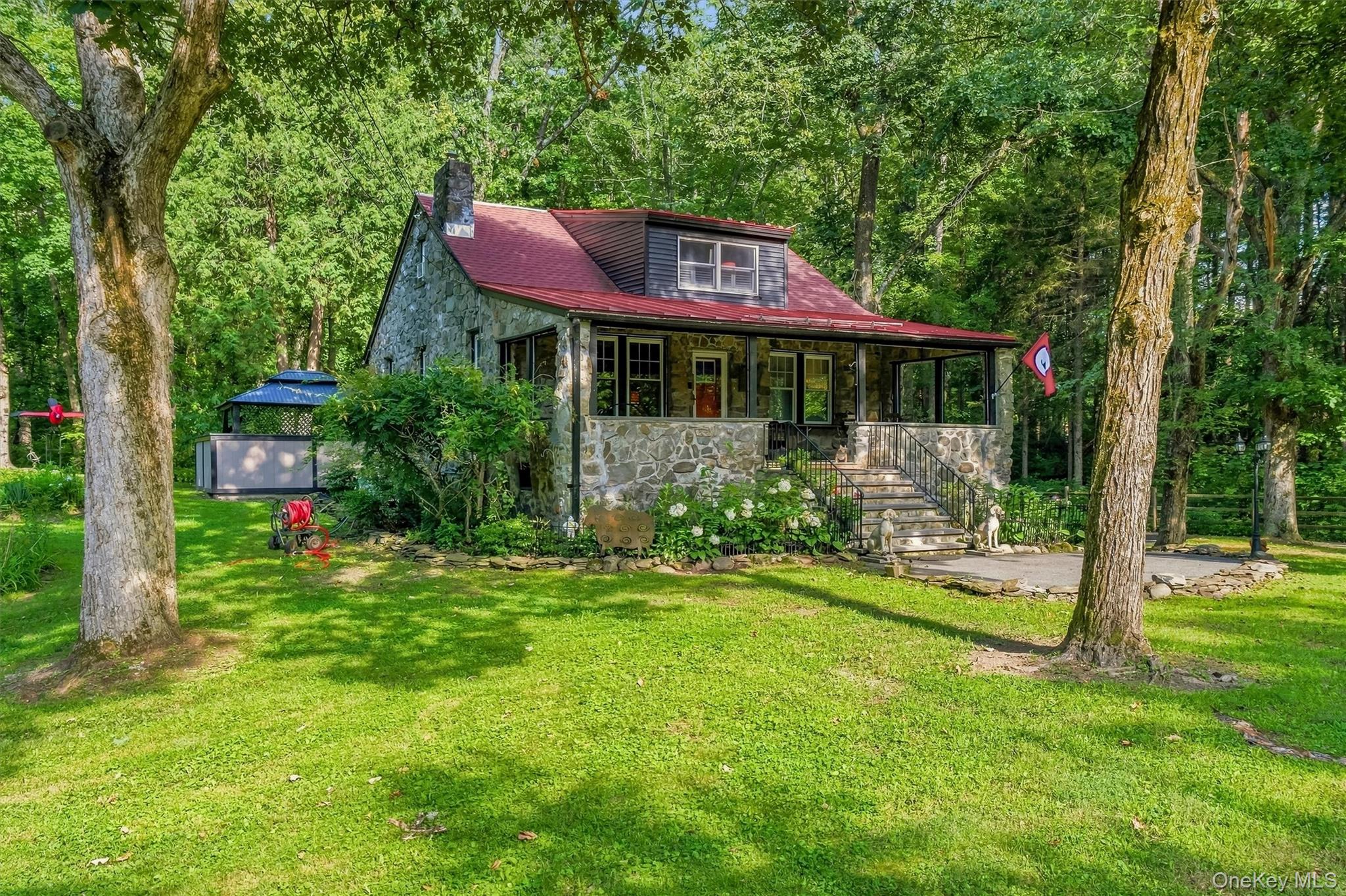 231 Rombout Road – For Sale photo 2