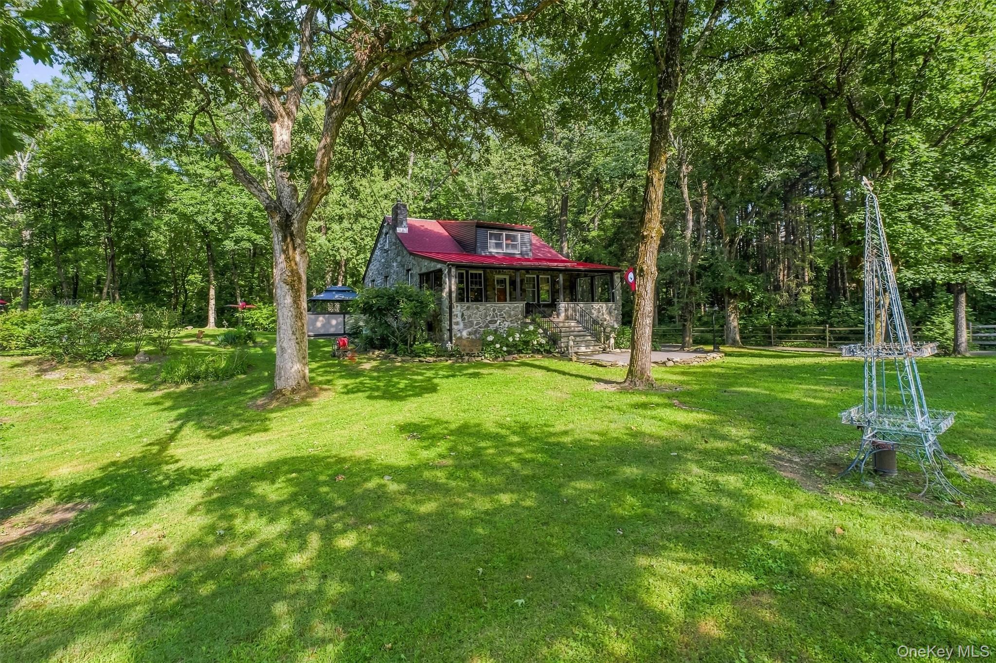 231 Rombout Road – For Sale photo 42