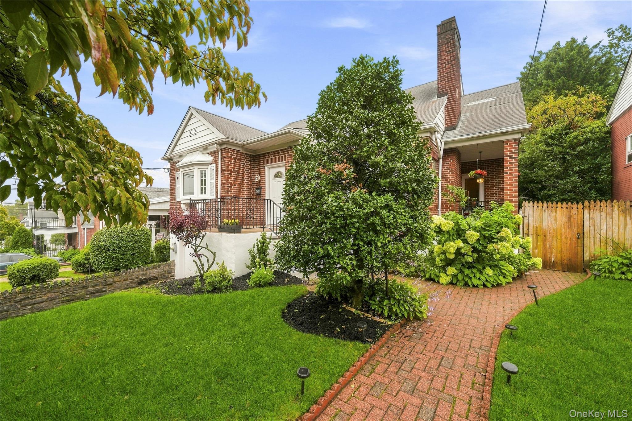 662 Palisade Avenue – For Sale photo 2