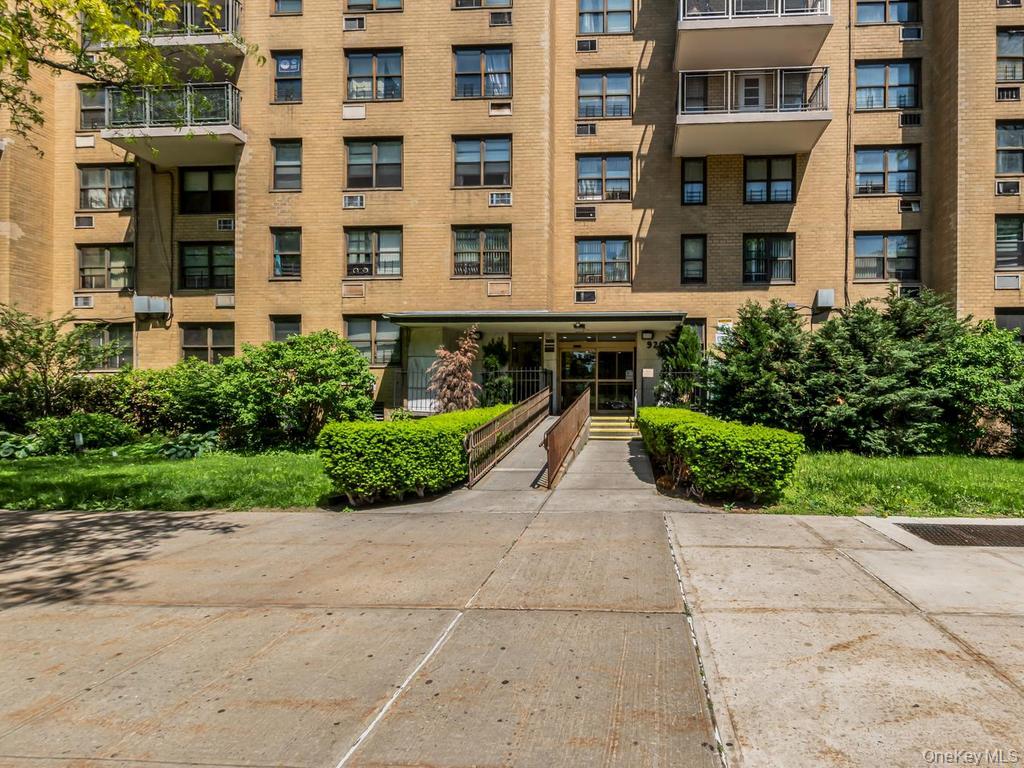 920 Metcalf Avenue, Unit 14J photo 22