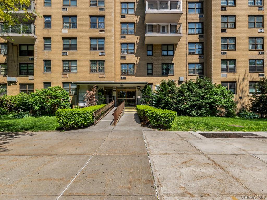 920 Metcalf Avenue, Unit 14J photo 23