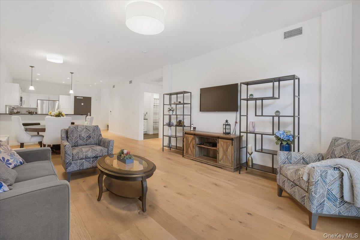 249 Main Street, Unit 206 photo 6