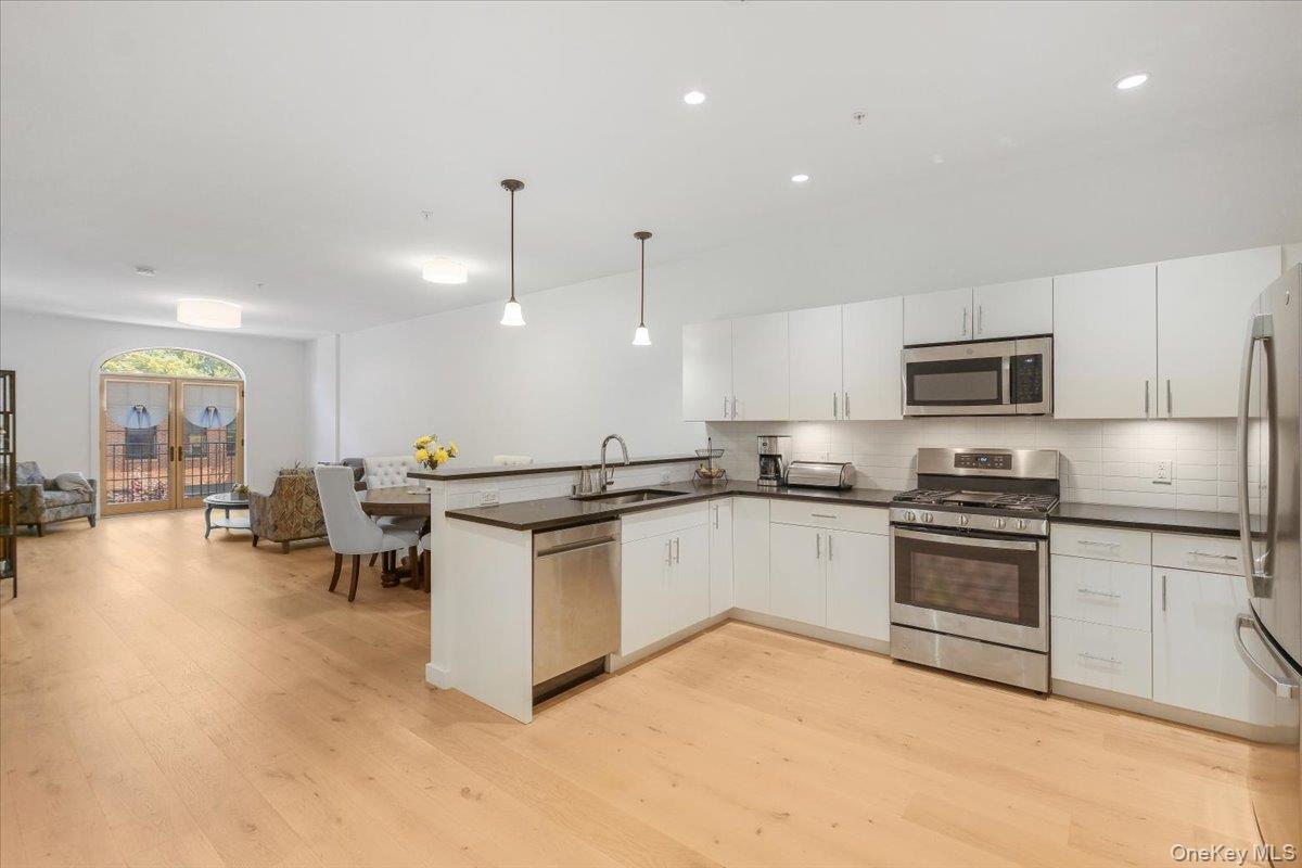 249 Main Street, Unit 206 photo 8
