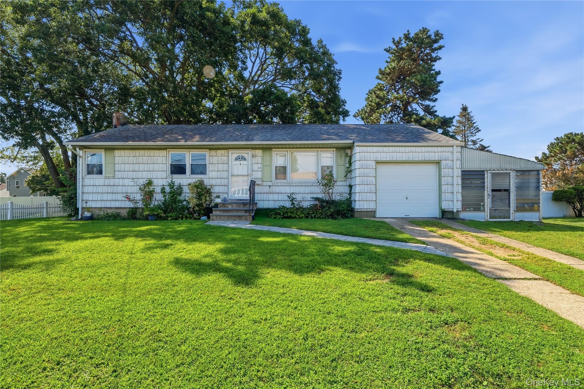 10 Shirley Lane – For Sale