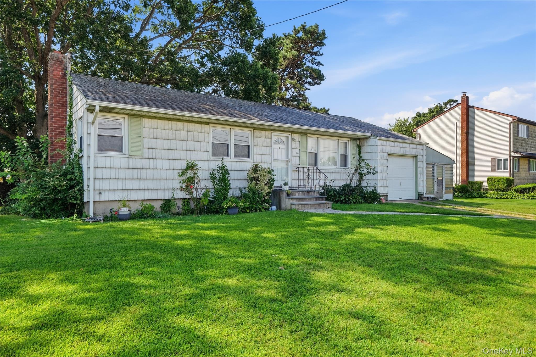10 Shirley Lane – For Sale photo 2