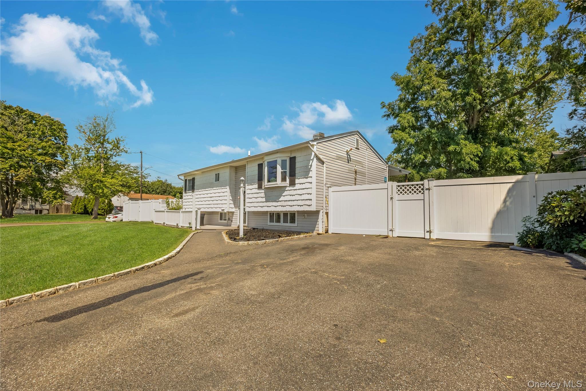 2401 Wave Avenue – For Sale photo 2