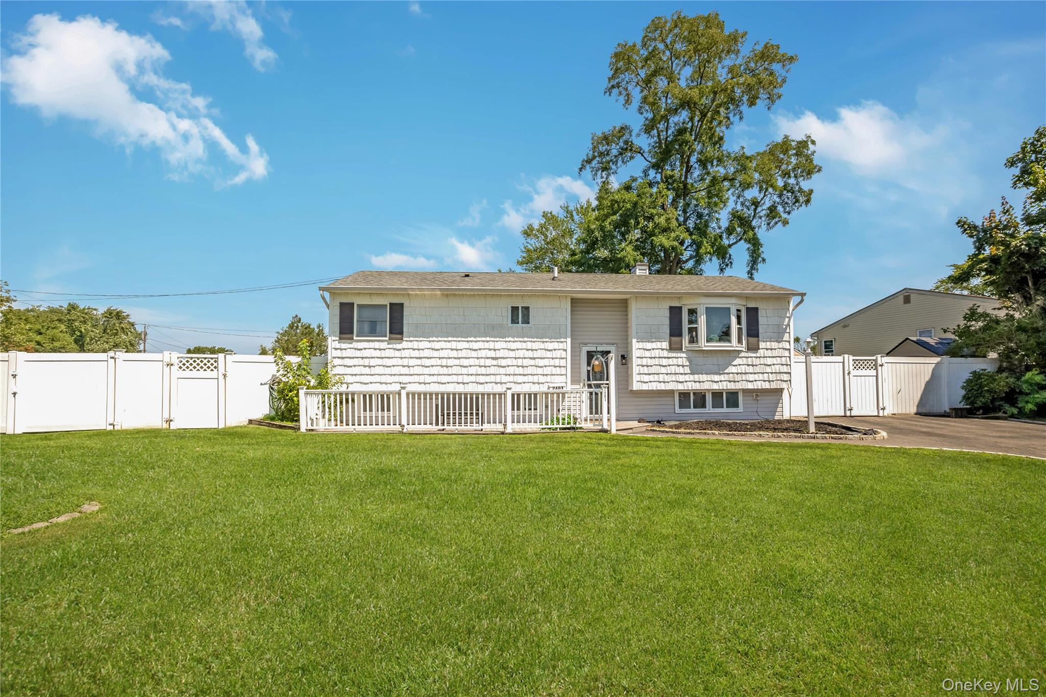 2401 Wave Avenue – For Sale
