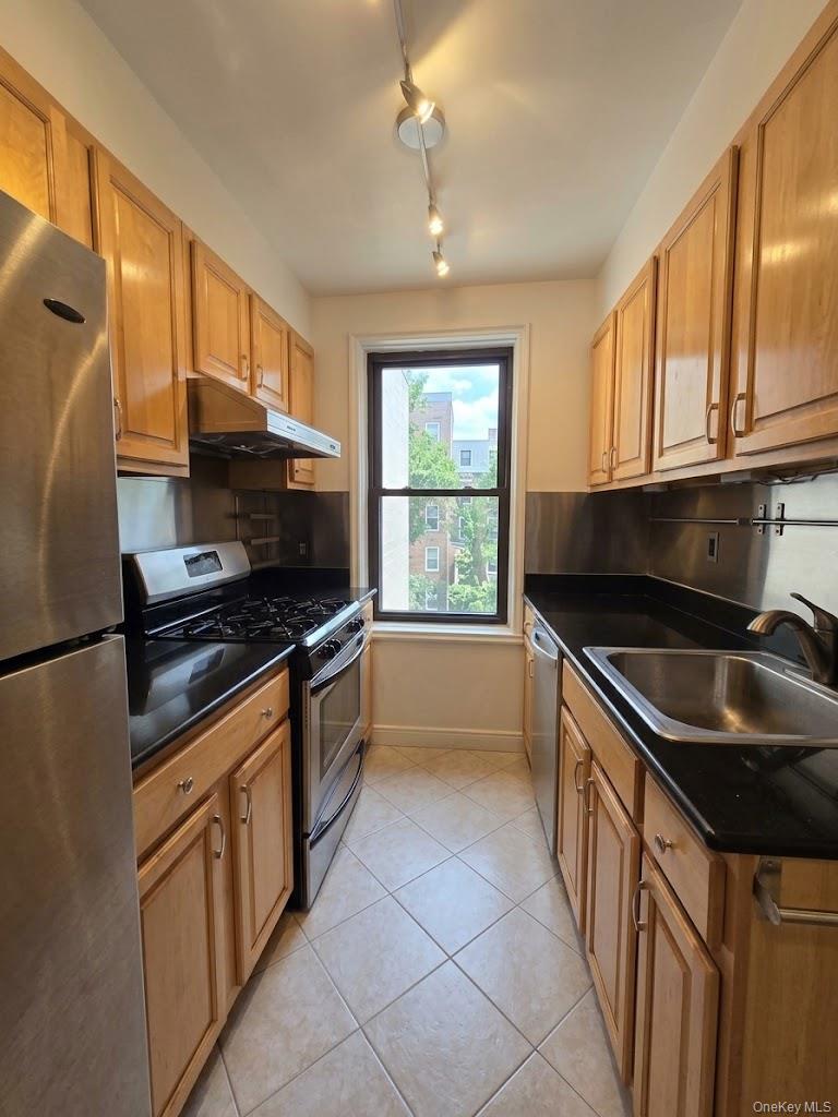 6448 Booth Street, Unit 4D photo 2