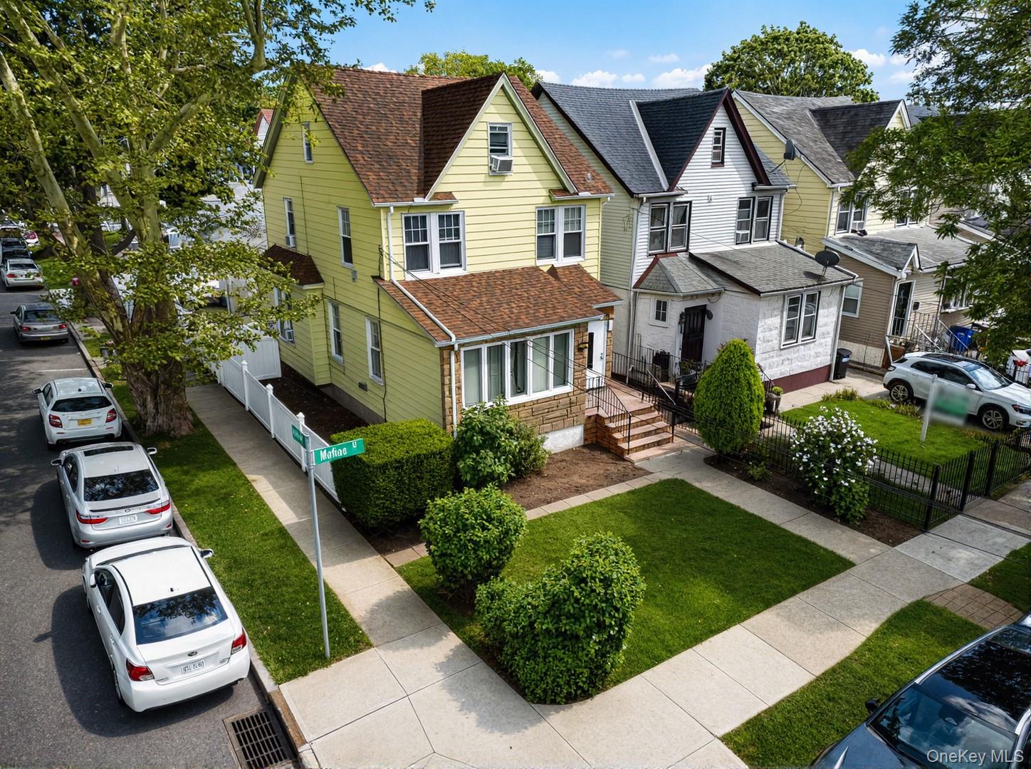 89-01 Moline Street – For Sale