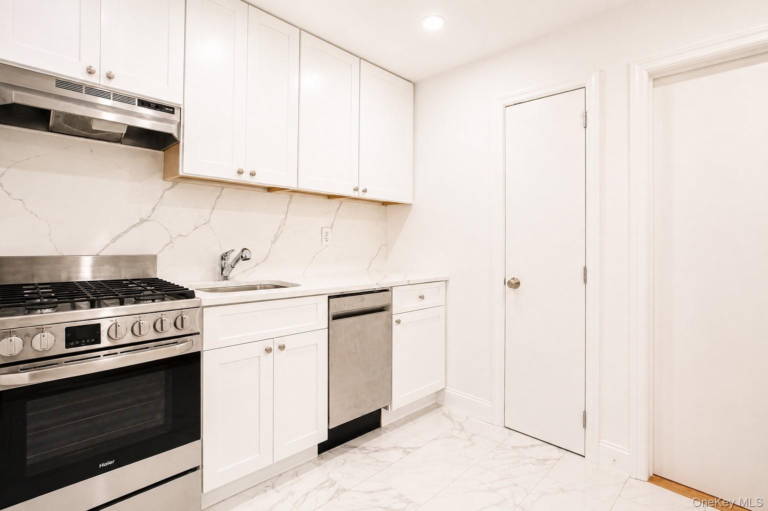 330 E Broadway, Unit 107 photo 13