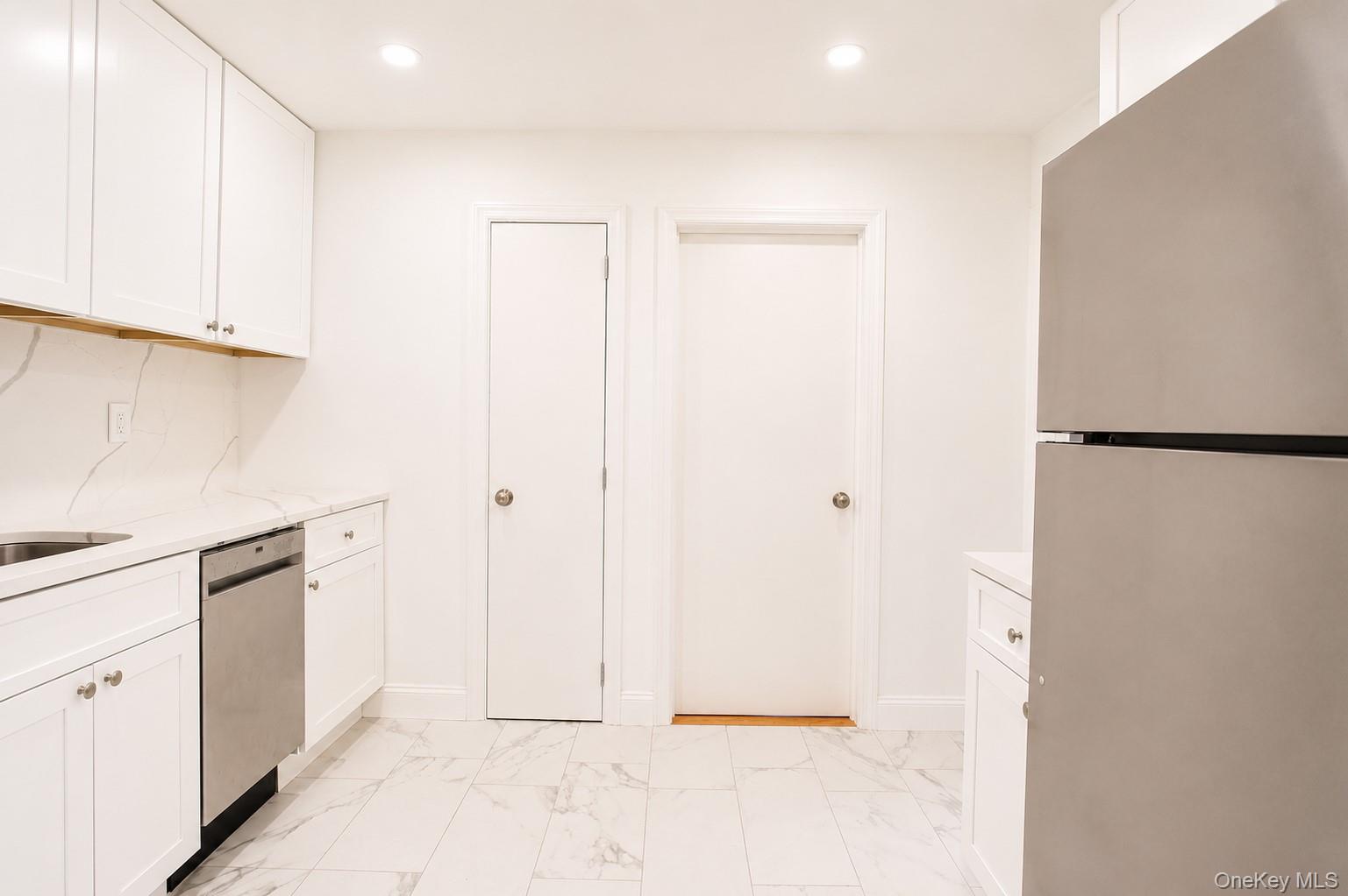 330 E Broadway, Unit 107 photo 12