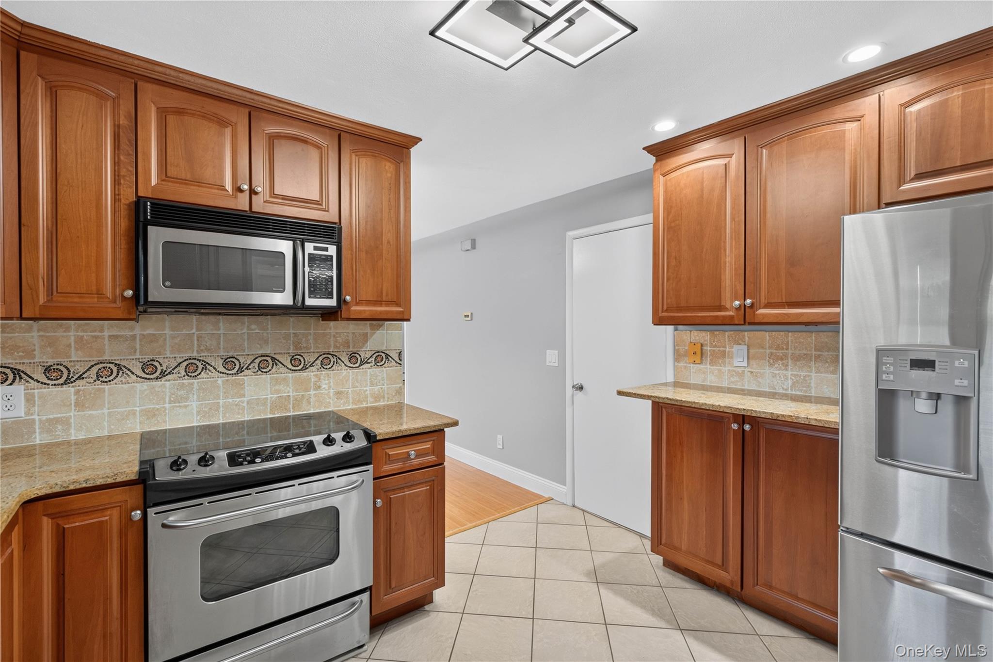 34 Winona Avenue, Unit 1st Floor photo 20