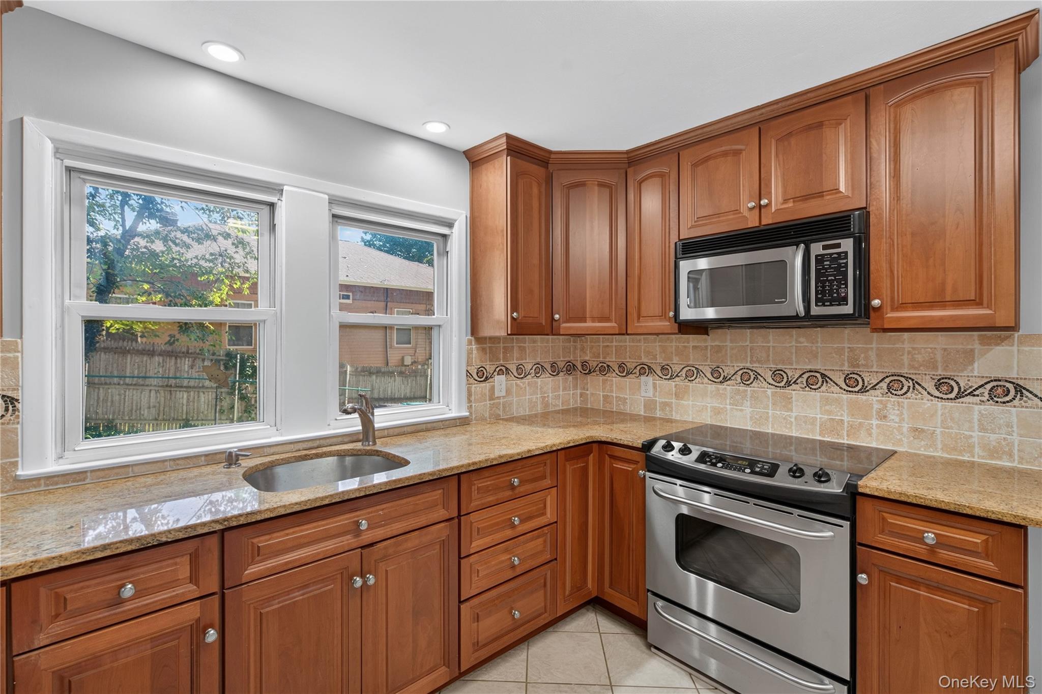 34 Winona Avenue, Unit 1st Floor photo 23