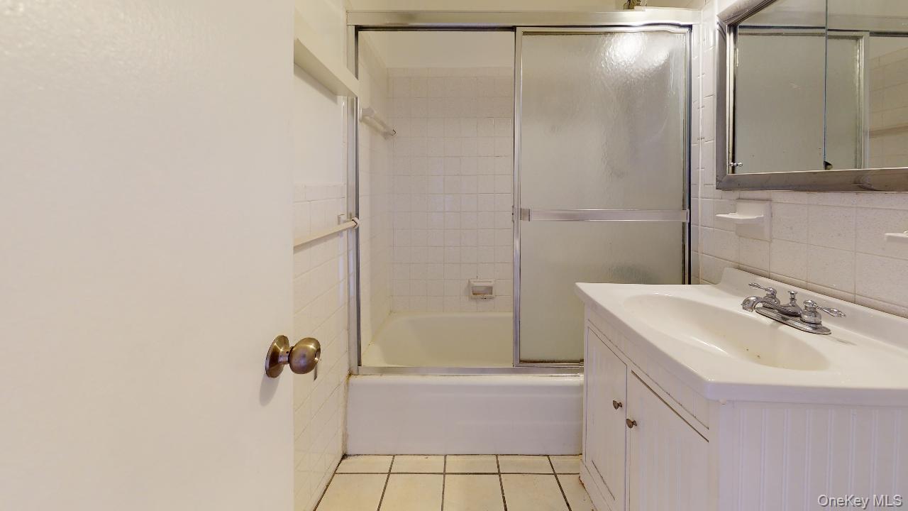 66-15 Thornton Place, Unit 6E photo 14