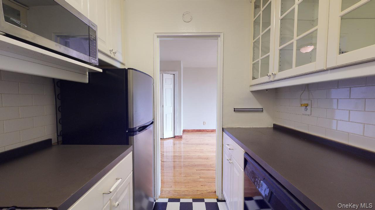 66-15 Thornton Place, Unit 6E photo 8
