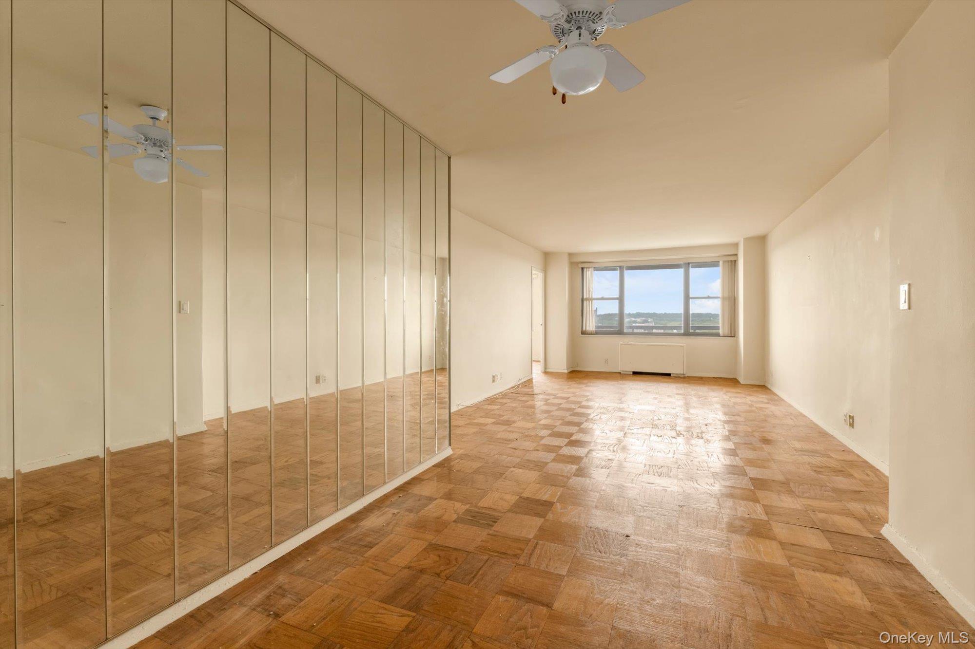 70-25 Yellowstone Boulevard, Unit 14H photo 3