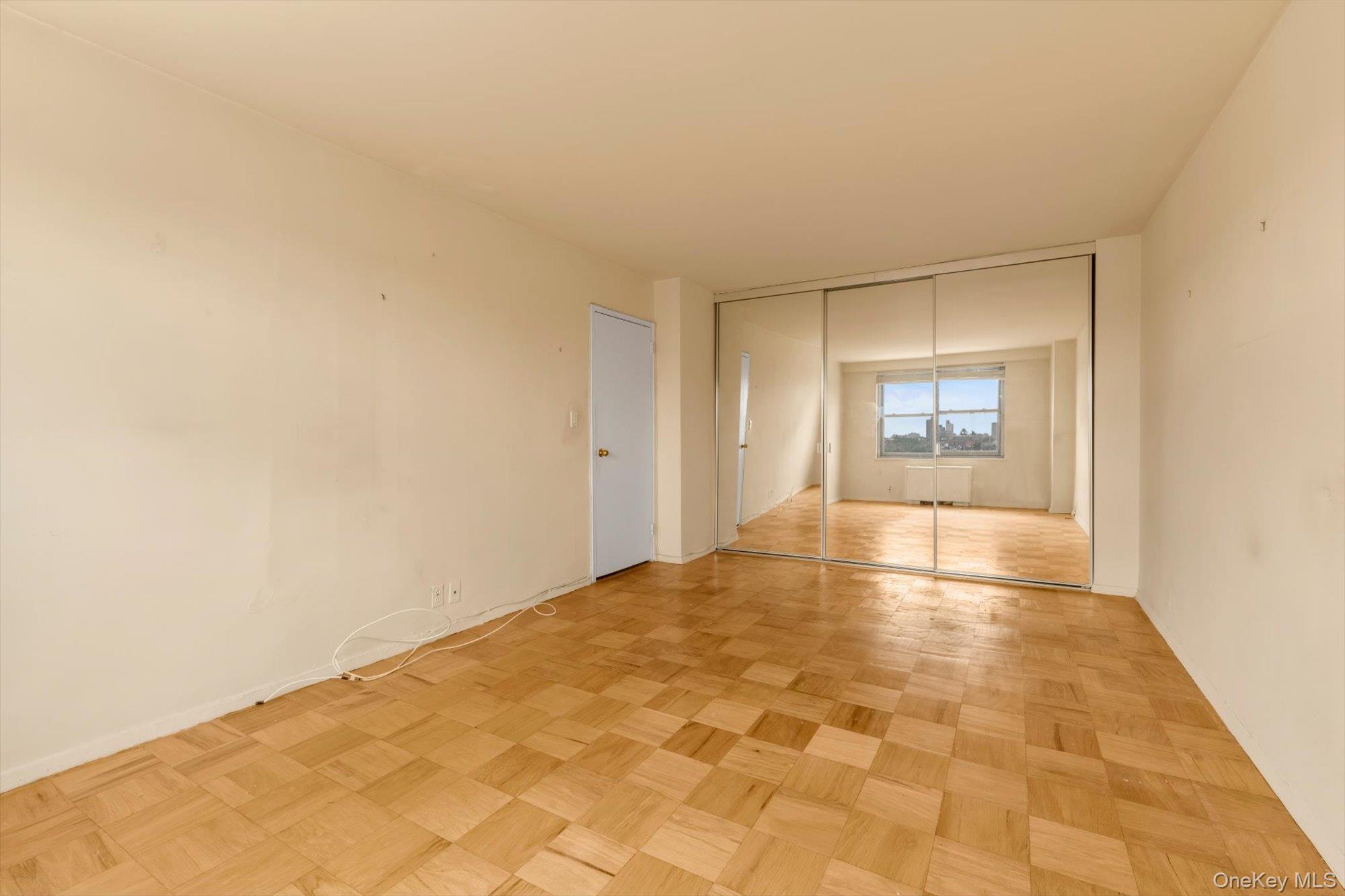 70-25 Yellowstone Boulevard, Unit 14H photo 10
