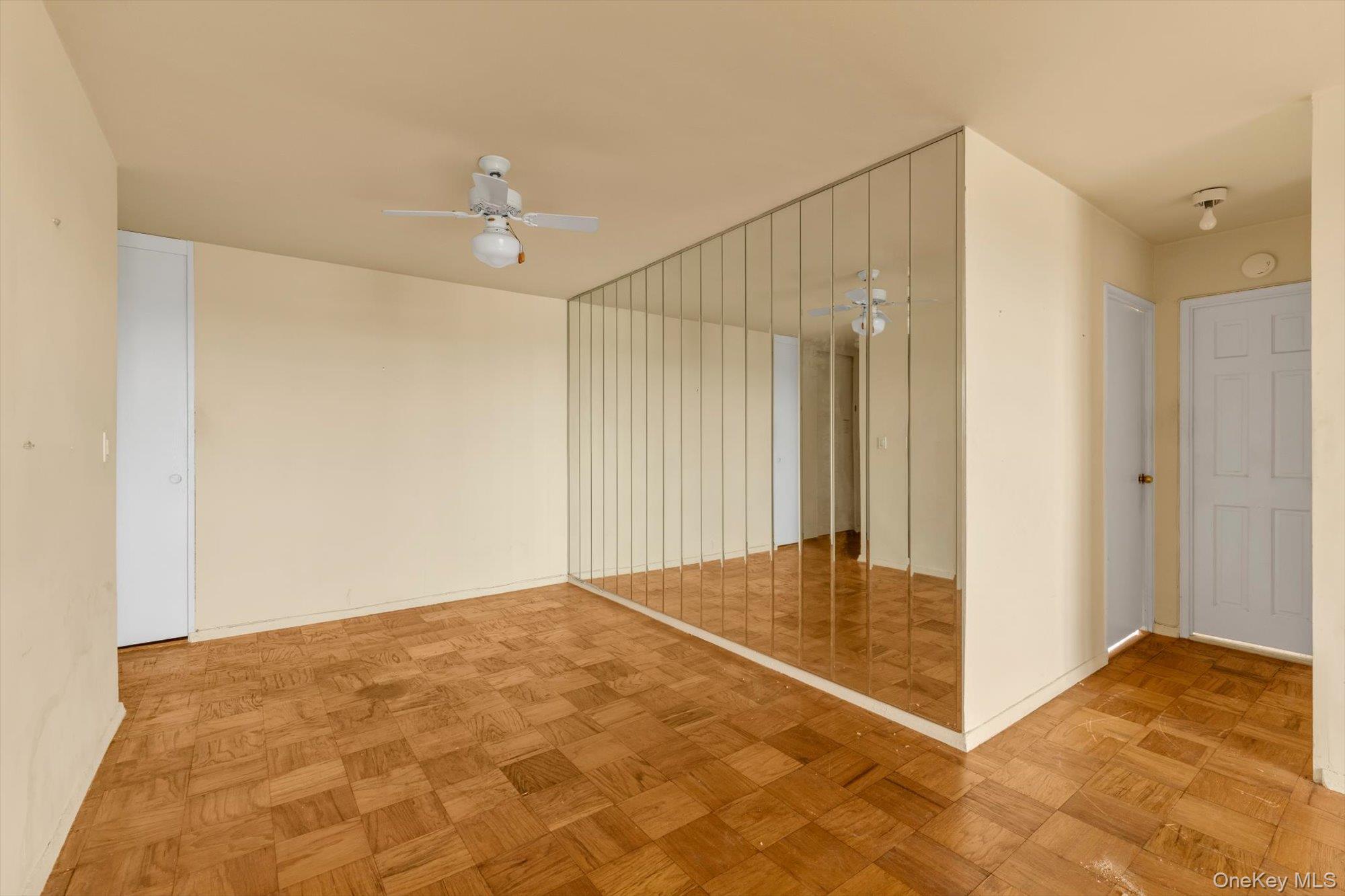 70-25 Yellowstone Boulevard, Unit 14H photo 4