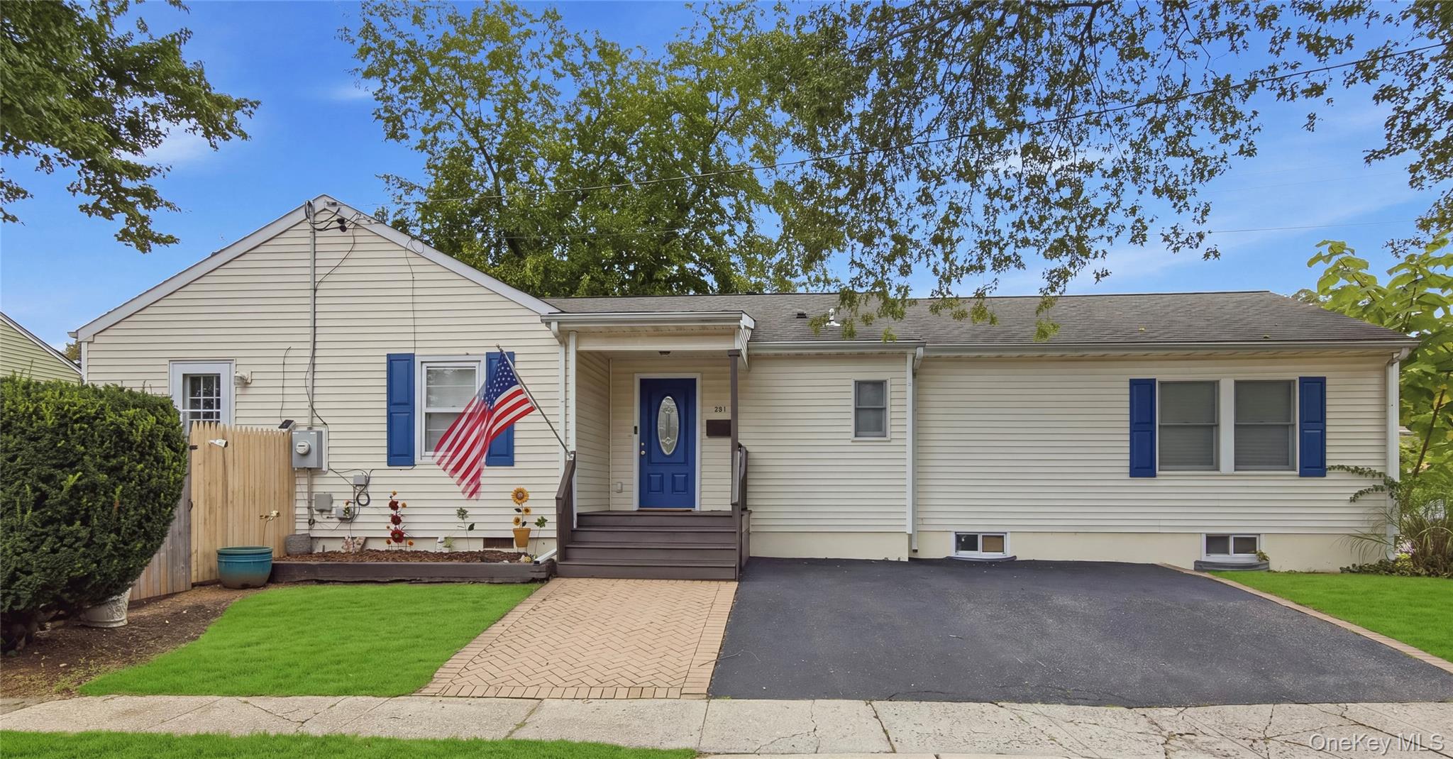 301 Laurel Road – For Sale