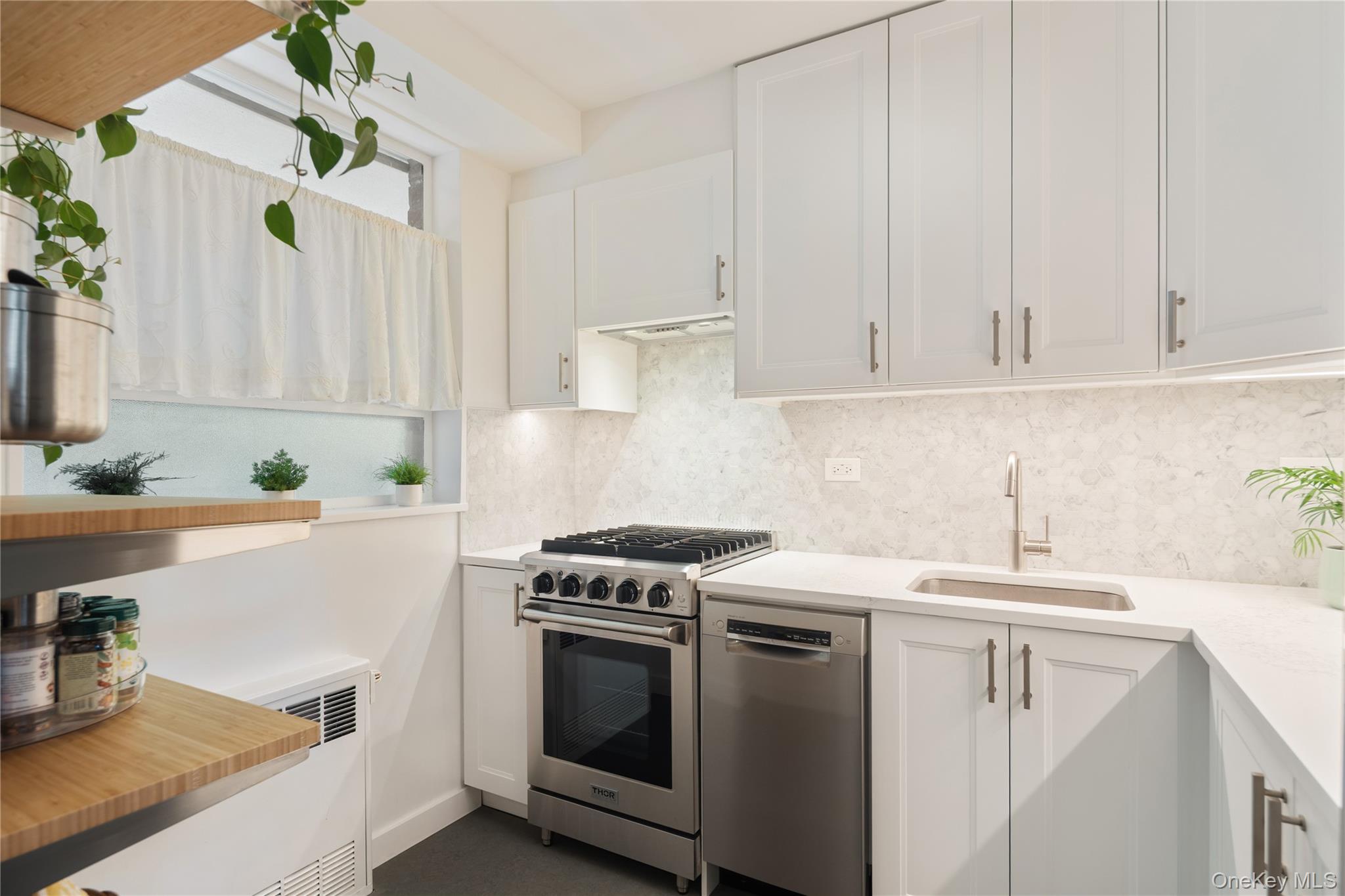 2575 Palisade Avenue, Unit 3J photo 12