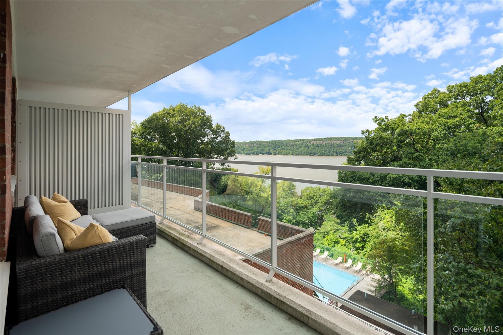 2575 Palisade Avenue, Unit 3J