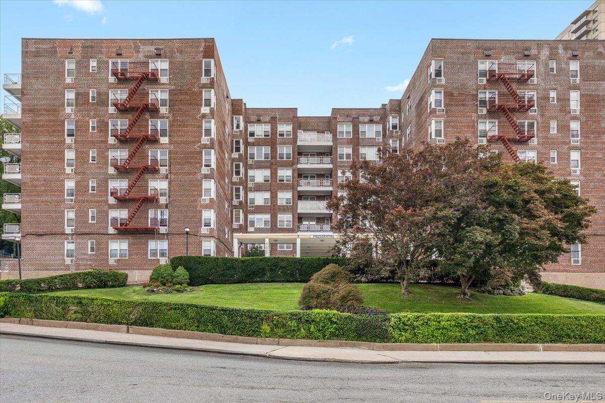 601 Kappock Street, Unit 1P