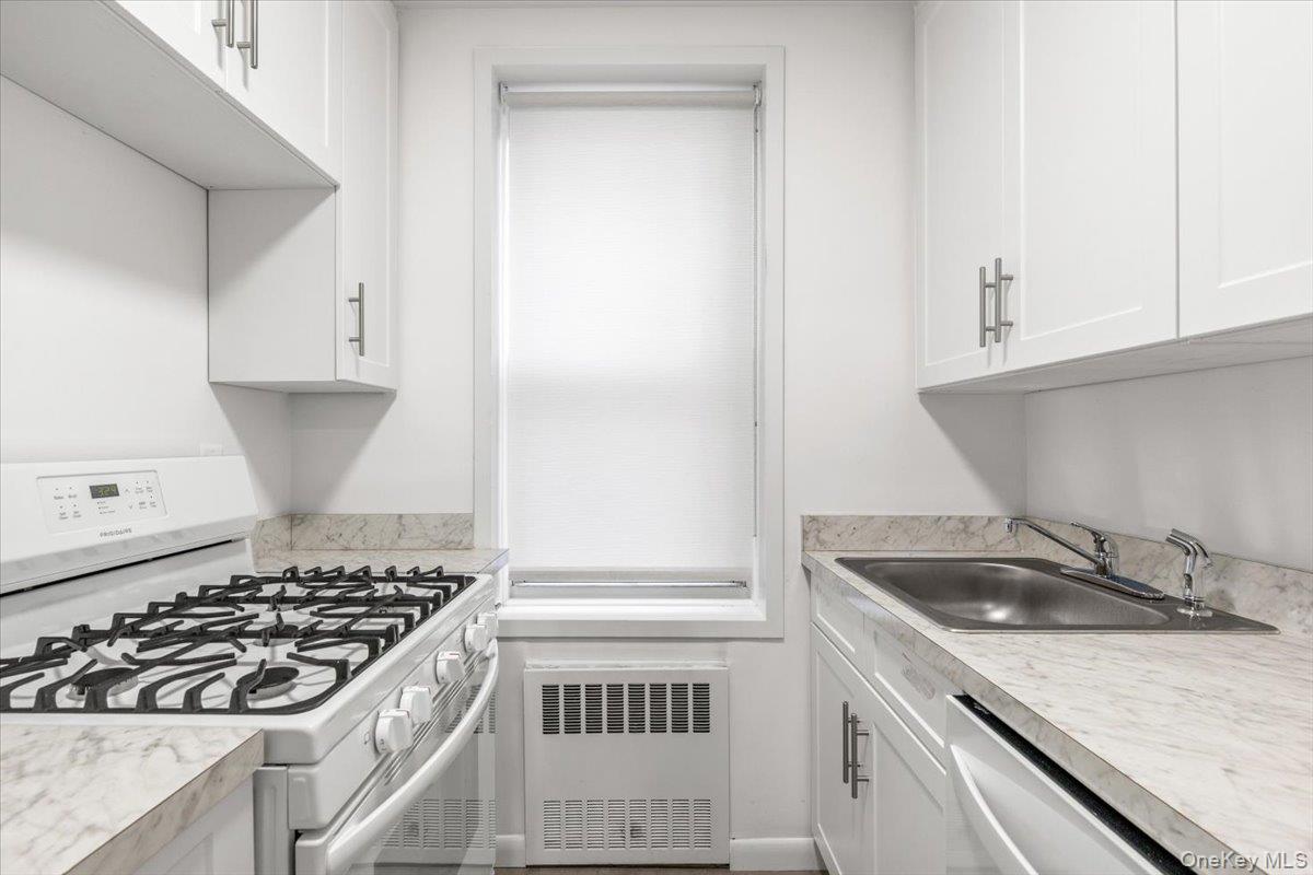 601 Kappock Street, Unit 1P photo 13