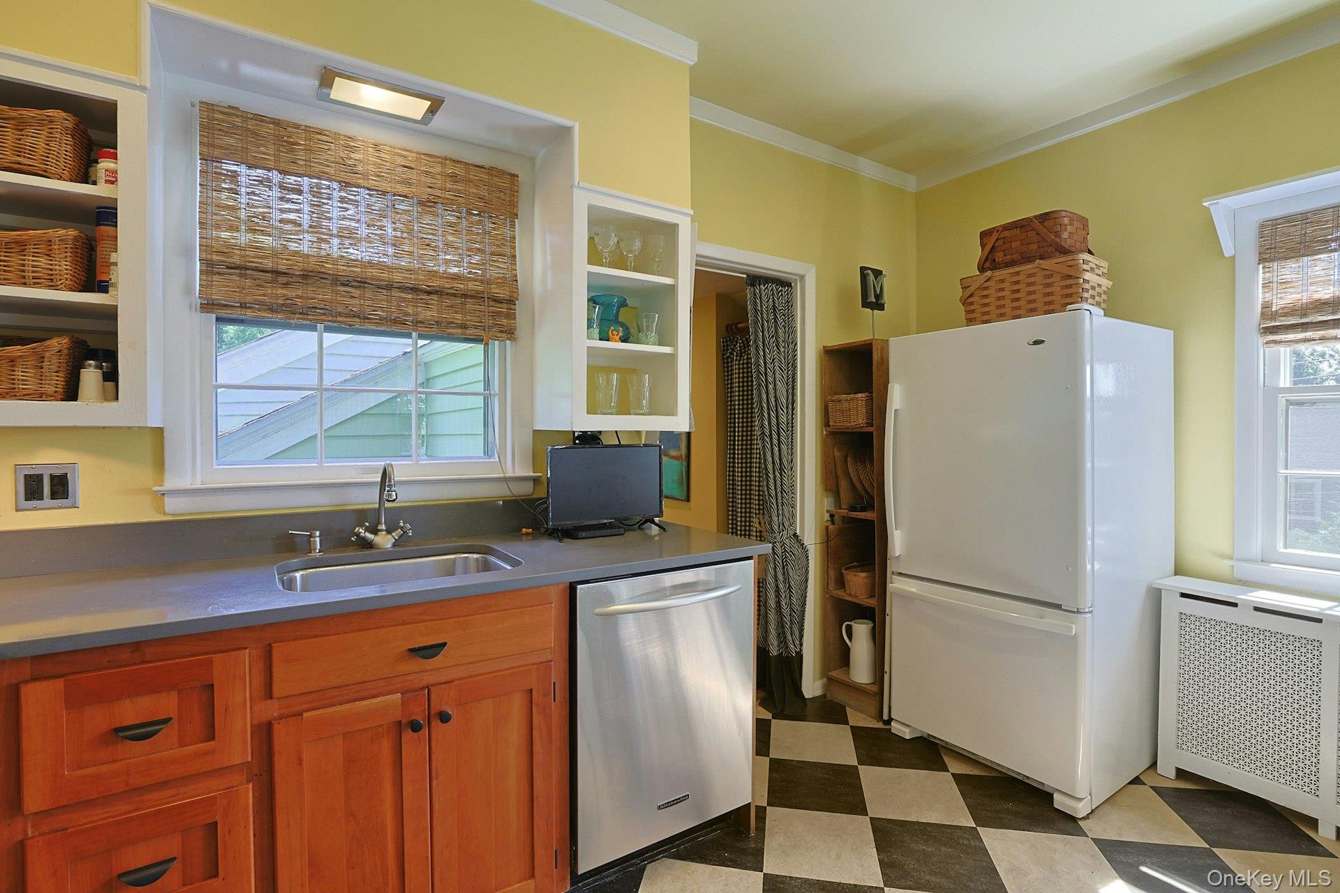 35 Grandview Avenue – For Sale photo 22