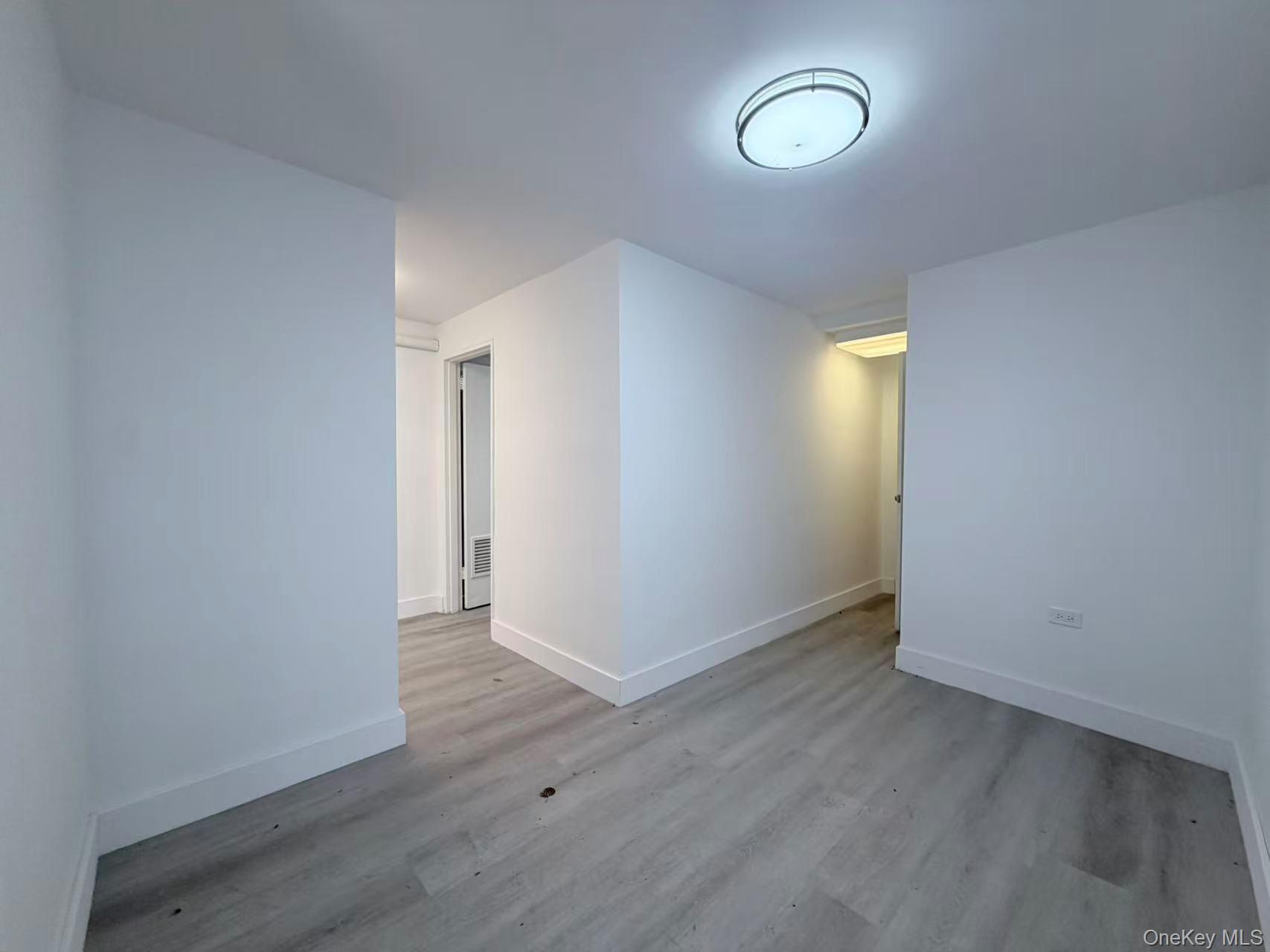 137-10 Franklin Avenue, Unit L1 photo 3