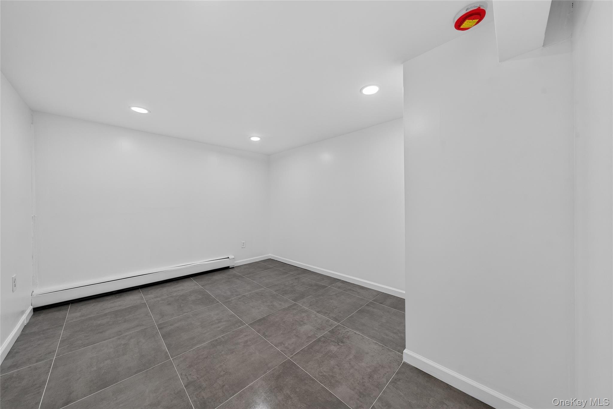 28 Roslyn Avenue – For Sale photo 22