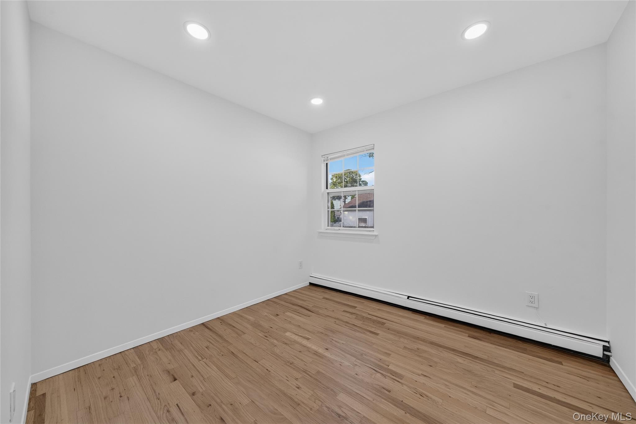 28 Roslyn Avenue – For Sale photo 8