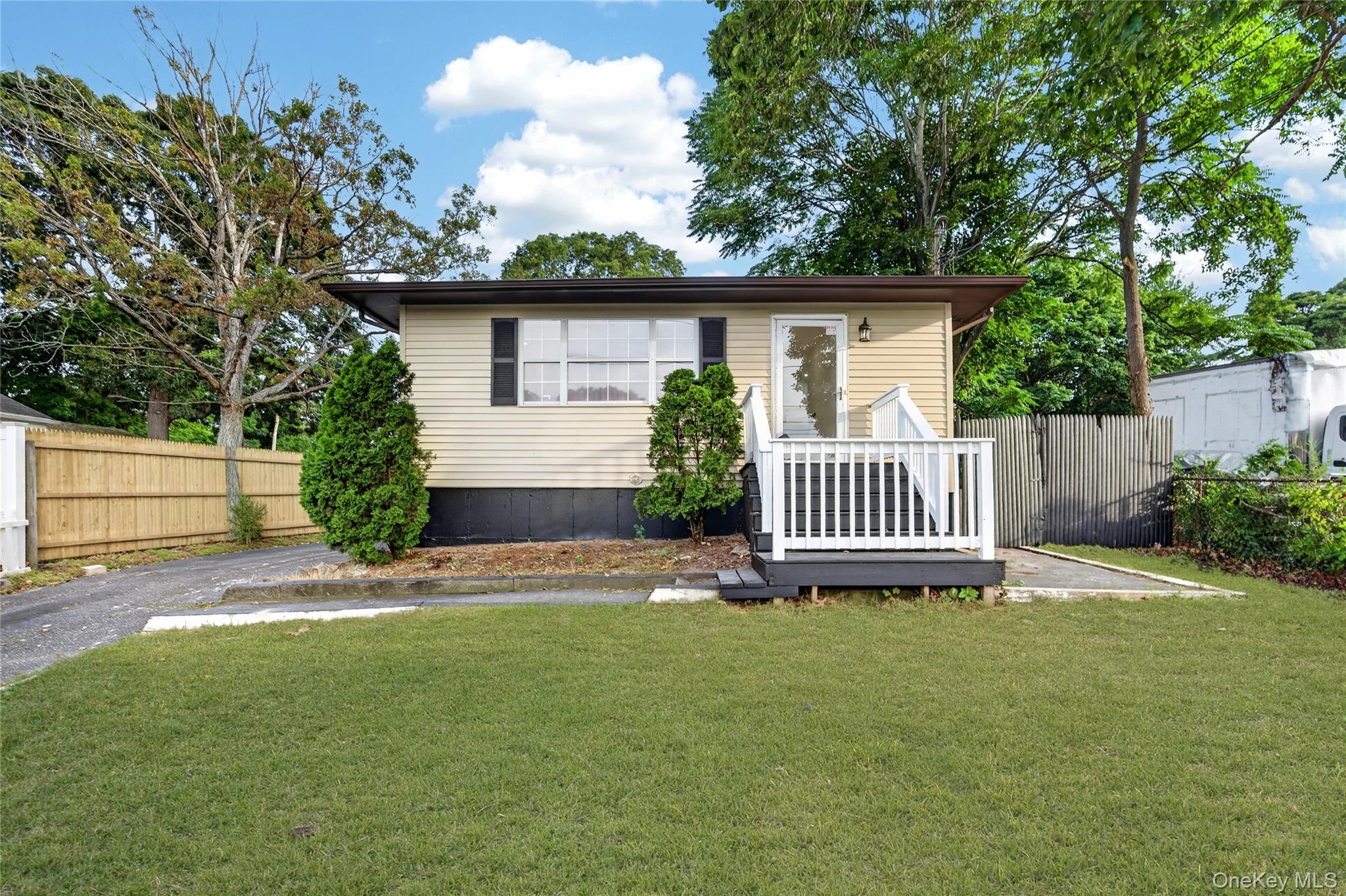 28 Roslyn Avenue – For Sale